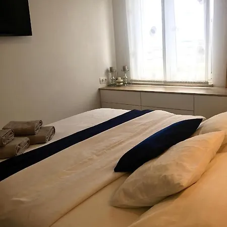 Mari Mari